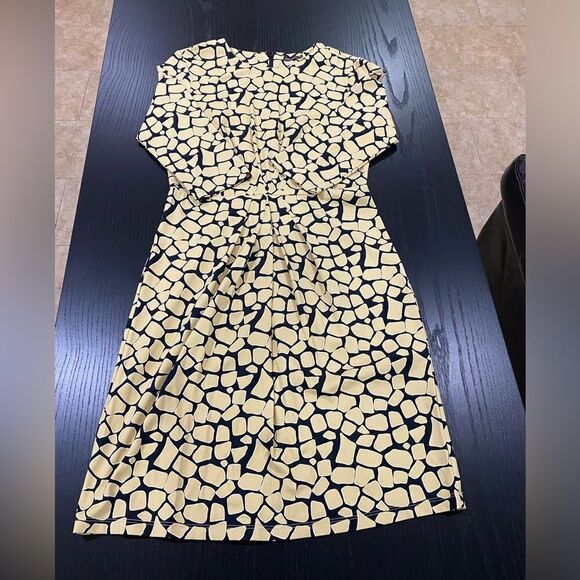 J. McLAUGHLIN Geometric Print Brea Catalina Cloth Faux Wrap Dress Black & Tan - Picture 1 of 4